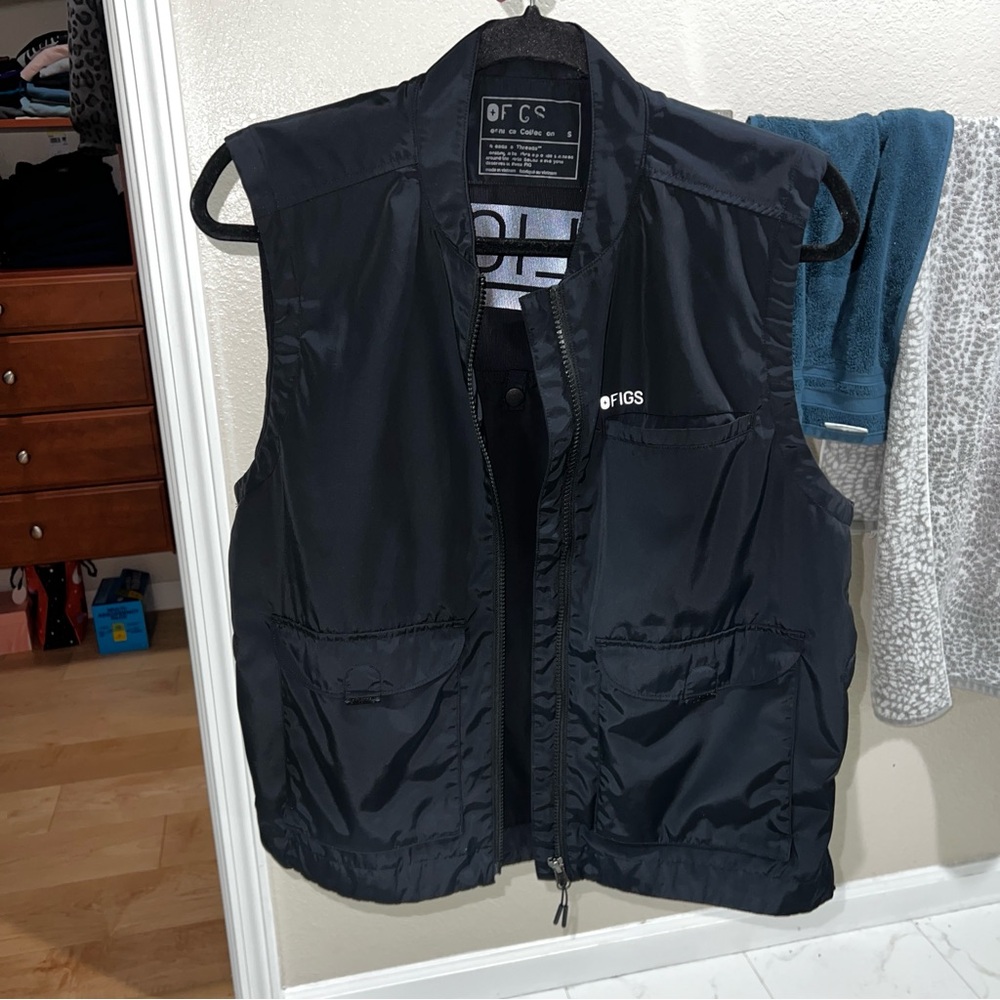 FIGS Black Utility Vest